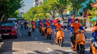 Đà Nẵng khai trương dịch vụ vận chuyển bằng xe điện đầu tiên của Việt Nam