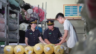 Hỗ trợ thuế, phí kỷ lục 233.000 tỷ đồng cùng nỗ lực gỡ khó thủ tục thuế, hải quan cho doanh nghiệp