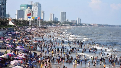 Tourism revenue hits $1bln during five-day holiday