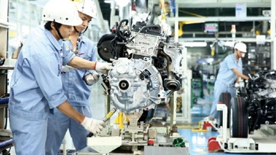 PMI tiếp tục giảm điểm, ngành sản xuất Việt Nam chưa hết khó khăn