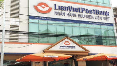 Thị giá lập đỉnh, hai Phó tổng giám đốc LPB đăng ký bán hết cổ phiếu