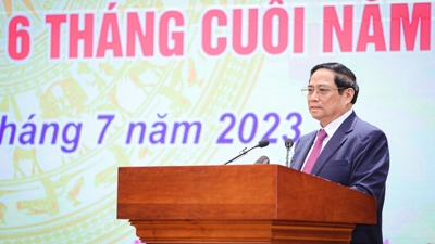 PM tells banking sector to ease business access to credit