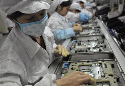 60.000 công nhân Foxconn được thay bằng robot