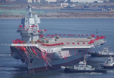 Trung Quốc hạ thủy tàu sân bay tự đóng đầu tiên