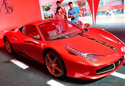 Sức hút siêu xe Ferrari 458 Italia phiên bản “Rồng” 