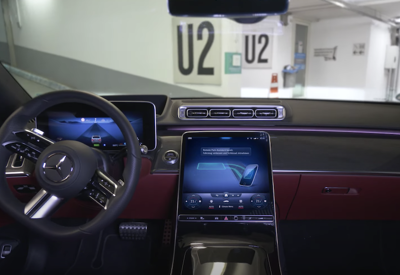 Mercedes giới thiệu công nghệ đỗ xe tự động với S-Class