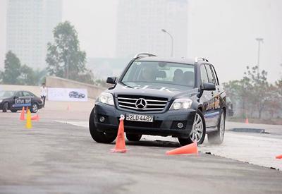 Trải nghiệm kỹ năng lái xe an toàn cùng Mercedes-Benz