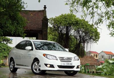 Hyundai giảm giá Avante 2.0 gần 100 triệu đồng