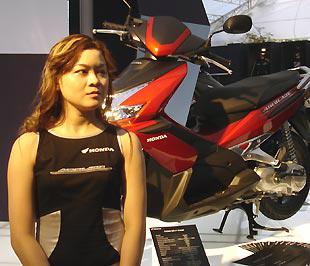 Chuyện giá xe máy Honda: Các đại lý nói gì?