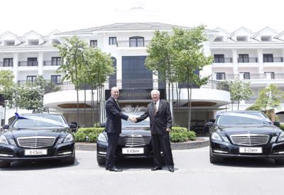 Mercedes-Benz bán lô xe sang cho khách sạn 5 sao