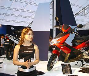 Honda tung ra 2 phiên bản Air Blade và Future Neo FI