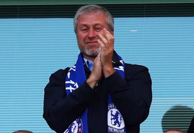 Sở hữu ít nhất 11 tỷ USD, tỷ phú Nga Abramovich tiêu tiền thế nào?