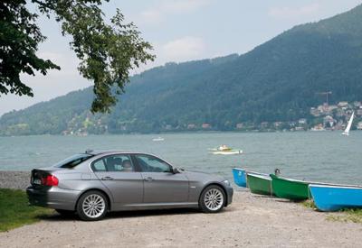 Khách hàng mua BMW 3 Series tiếp tục được ưu đãi