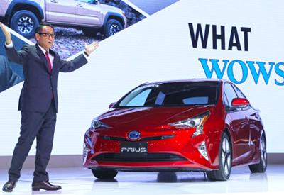 Toyota giới thiệu xe lai Prius hoàn toàn mới