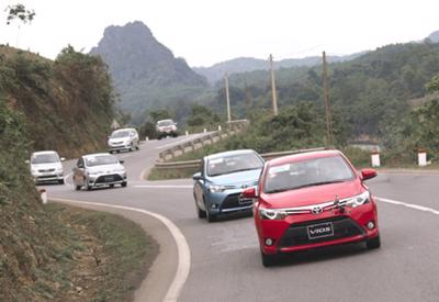 10 ôtô đắt khách nhất Việt Nam năm qua