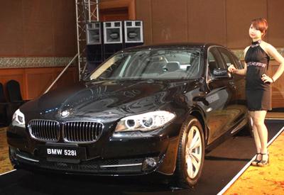 BMW 5 Series mới chính thức ra mắt