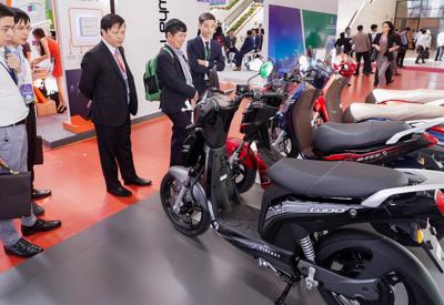 Xe máy điện VinFast gây chú ý tại Diễn đàn cao cấp Đô thị thông minh ASEAN 2020
