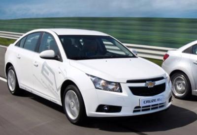 GM phát triển Chevrolet Cruze chạy điện