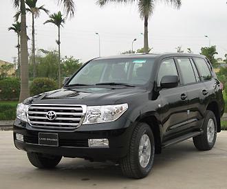 Toyota Việt Nam giới thiệu mẫu xe nhập khẩu đầu tiên