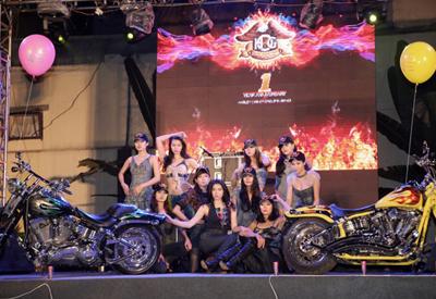 Dàn xe Harley-Davidson "khủng" tụ họp tại Hà Nội