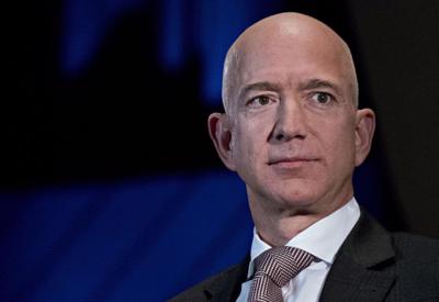 Giữa bầu cử Mỹ, Jeff Bezos bán 3 tỷ USD cổ phiếu Amazon