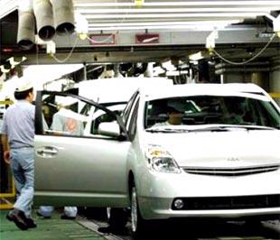 Toyota mạnh tay cắt giảm sản lượng