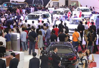 Bất ngờ trong top 10 xe đắt khách nhất Việt Nam 2014