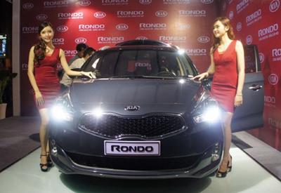 Kia Carens “lột xác” thành Rondo, giá bán ngang Toyota Innova