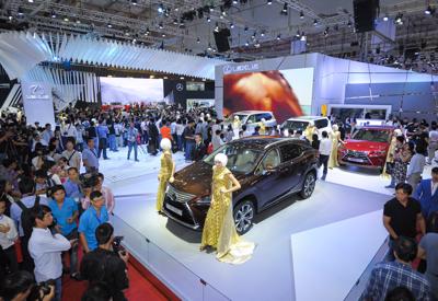 Trọn bộ xe sang Lexus tại Vietnam Motor Show 2015