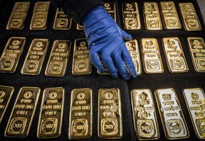 Giá vàng thế giới tăng vọt qua ngưỡng 1.800 USD/oz, cao nhất từ tháng 2
