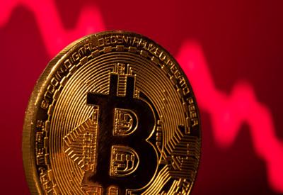 Bitcoin “bốc hơi” 10% vì cảnh báo mới từ Trung Quốc
