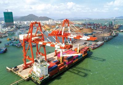 Hơn 425 triệu tấn hàng hóa qua cảng biển, giữ vững đà tăng