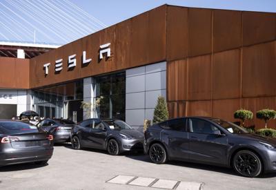 Tesla “gặp hạn” ở Trung Quốc: Gần như toàn bộ xe bị triệu hồi vì vấn đề an toàn