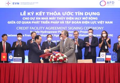 Ký kết hợp đồng trị giá 1.900 tỷ đồng cho thủy điện Ialy mở rộng
