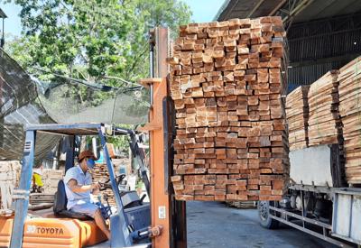 Doanh nghiệp ngành gỗ chủ động nắm bắt cơ hội giữa “bão” Covid-19