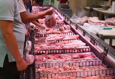 Nhập khẩu thịt lợn của Trung Quốc có thể giảm một nửa, thế giới thở phào
