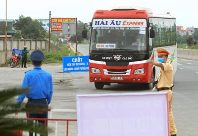 Hà Nội khẩn cấp tạm dừng toàn bộ hoạt động vận tải chở khách tới 37 tỉnh, thành phố