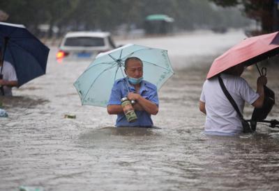 Mưa lớn nhất 1.000 năm gây lũ lụt nghiêm trọng ở "thành phố iPhone” của Trung Quốc
