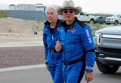 Jeff Bezos sẵn sàng chi 2 tỷ USD để có hợp đồng Mặt Trăng với NASA