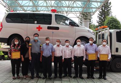 Một doanh nghiệp tặng 3 xe cứu thương để tỉnh Đồng Nai chống dịch