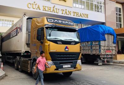 Hoạt động thông quan hàng hóa qua cửa khẩu Tân Thanh trở lại bình thường 
