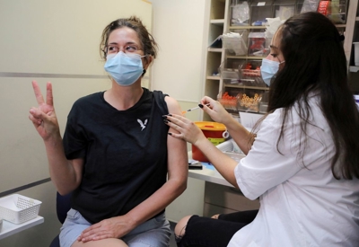 Tình hình Covid ở Israel ra sao sau 1 tháng bắt đầu tiêm nhắc lại vaccine?
