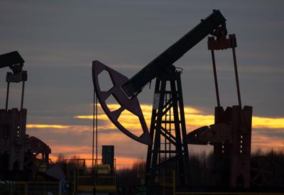 Giá dầu vượt 80 USD/thùng, khủng hoảng năng lượng toàn cầu leo thang