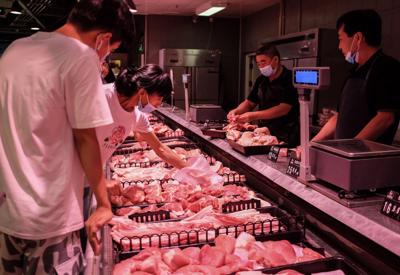 Trung Quốc thừa thịt lợn, giá thấp nhất từ đầu năm