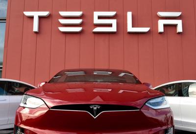 Tesla lãi kỷ lục, tỷ suất lợi nhuận vượt 30%