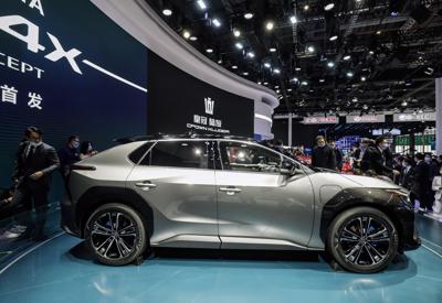 SUV điện đầu tiên của Toyota ra mắt, sẽ bán ở những thị trường "top"