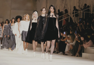 Chanel đưa bộ sưu tập Cruise 2021/22 trở lại Dubai