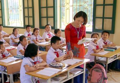 Bộ trưởng Nguyễn Kim Sơn: Chưa bao giờ một điều bình thường là học sinh tới trường lại thách thức đến vậy