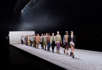 Cảm hứng văn học và sự nổi loạn trong BST Dior Men Thu Đông 2022