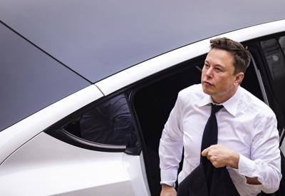 Cổ phiếu Tesla bùng nổ, Elon Musk kiếm gần 34 tỷ USD sau một đêm